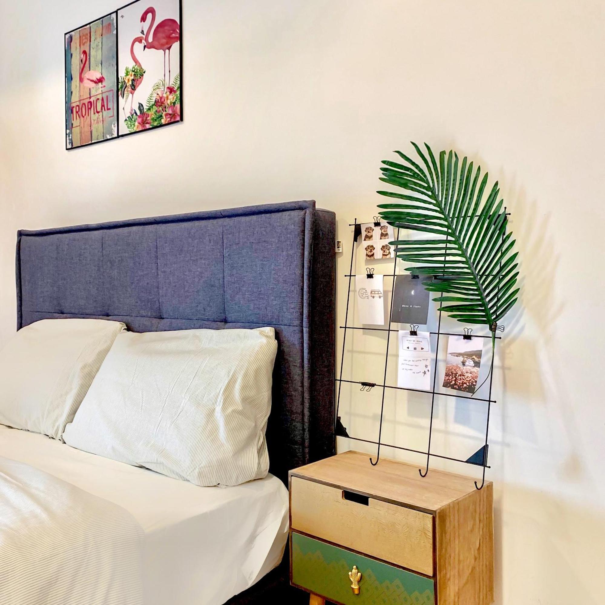 Tropicana 218 Apartment George Town